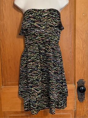 Vintage Vanity Tiered Strapless Dress with Polka Dot Pattern